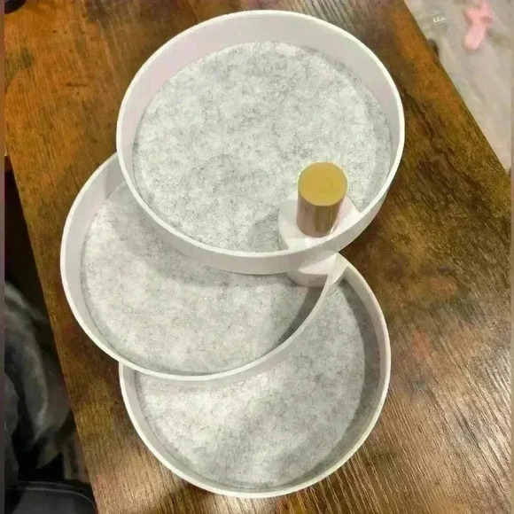 The2Bandits Tiered Catchall Tray White 3 Layer Trinket Dish Gray Felt Liners - Picture 5 of 9